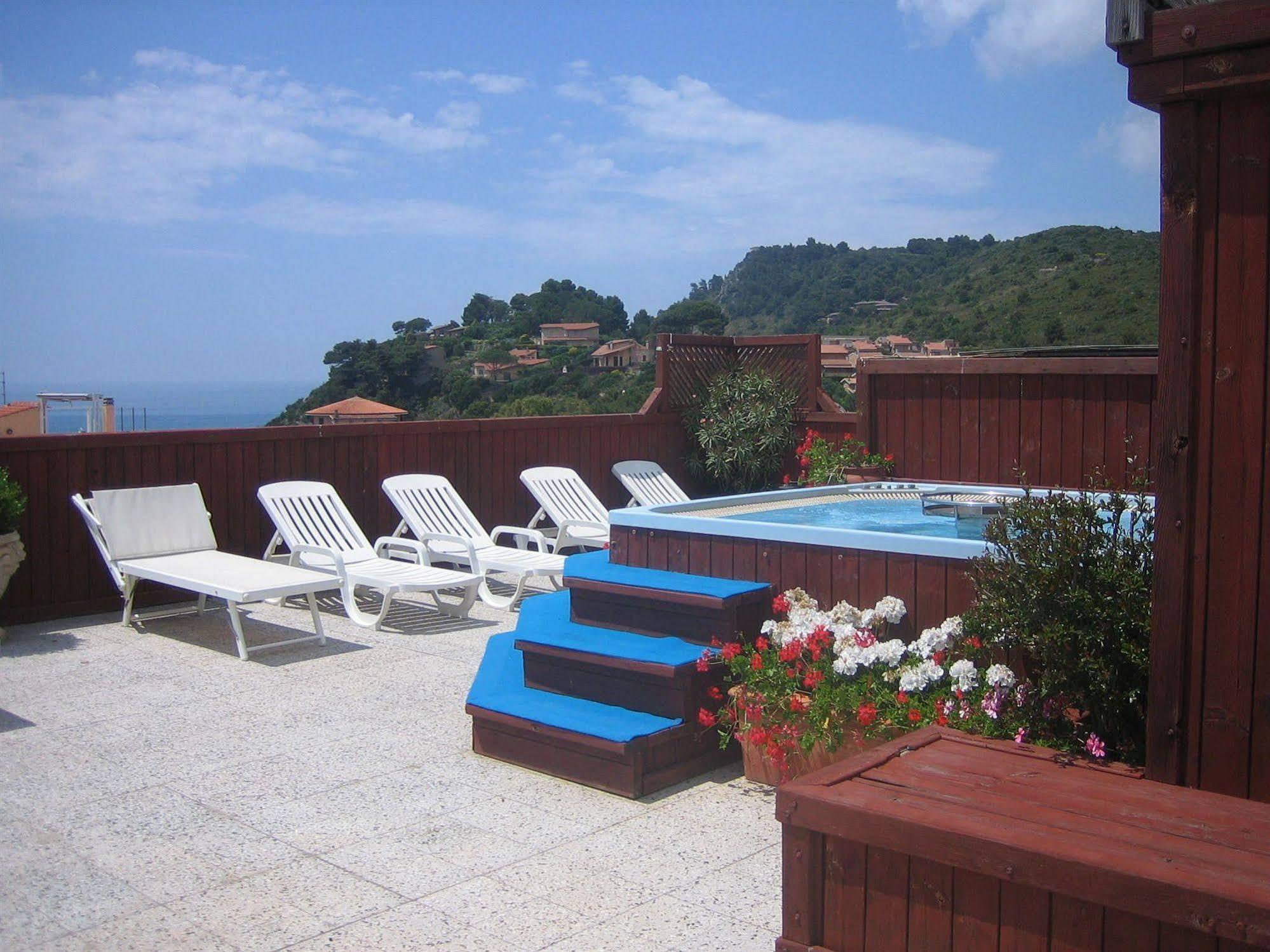 Hotel Il Telamonio Таламоне Екстериор снимка